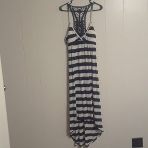 Soft and thin dress. Padded bra cups inserts.